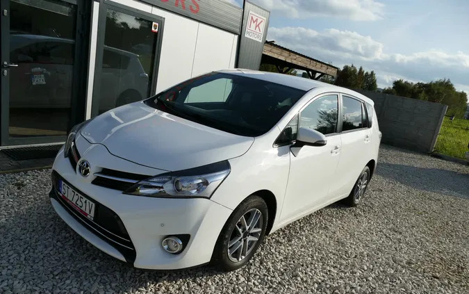 toyota opolskie Toyota Verso cena 34900 przebieg: 230000, rok produkcji 2015 z Góra Kalwaria